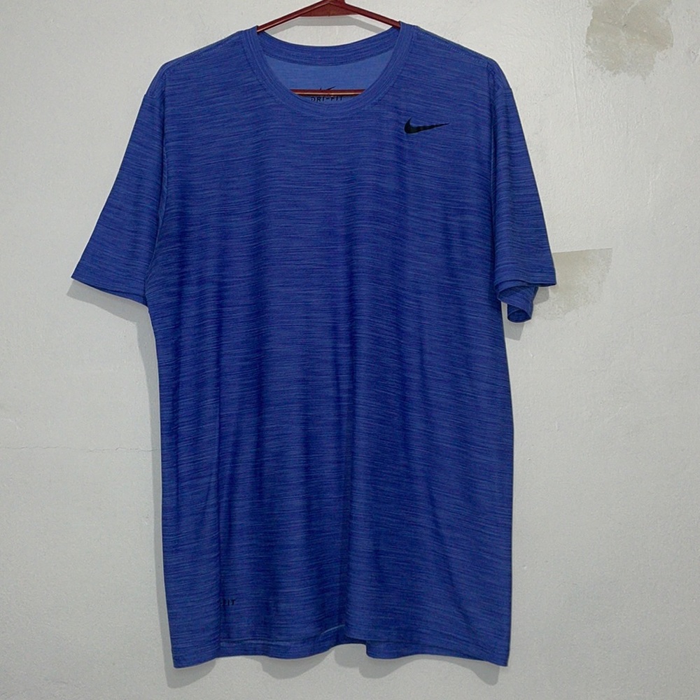Size M Men’s Nike Heathered Purple T Shirt